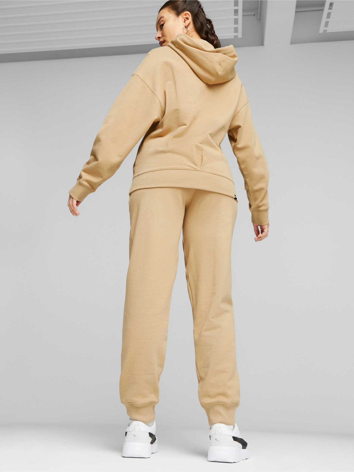PUMA Спортно долнище HER High-Waist Pants TR