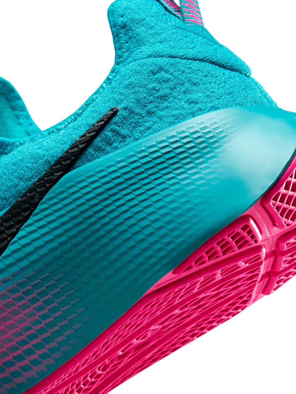 NIKE Обувки LEBRON TR 1